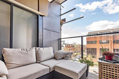 2 bedroom flat for sale, High Road, Finchley, London, N12