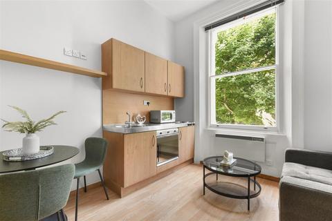 Studio to rent, Linden Gardens, London W2