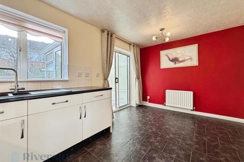 undefined, Charlestown Way, Hull HU9