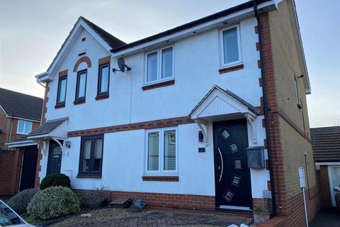 2 bedroom semi-detached house to rent, Heol Gylfinir, Barry Island CF62