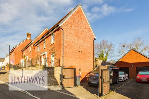 3 bedroom detached house for sale, Stryd Camlas, Pontrhydyrun, NP44