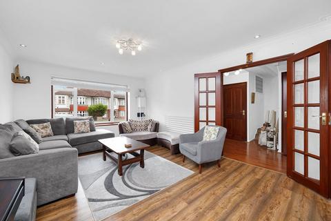 3 bedroom semi-detached house for sale, Belgrave Gardens, London, N14