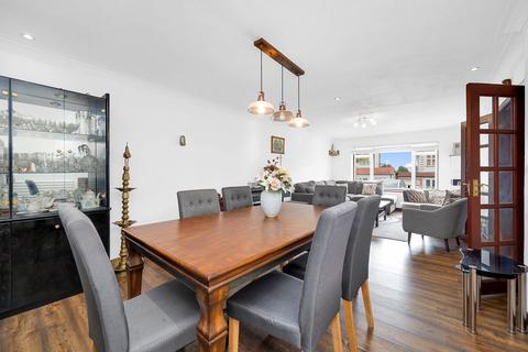 3 bedroom semi-detached house for sale, Belgrave Gardens, London, N14