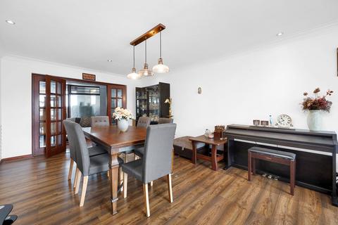 3 bedroom semi-detached house for sale, Belgrave Gardens, London, N14
