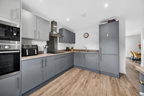 4 bedroom semi-detached house for sale, Castleford WF10