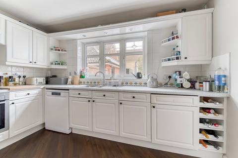 4 bedroom detached house for sale, Cardinal Close, Easton