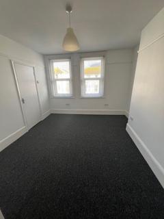 1 bedroom apartment to rent, Stockleigh Road