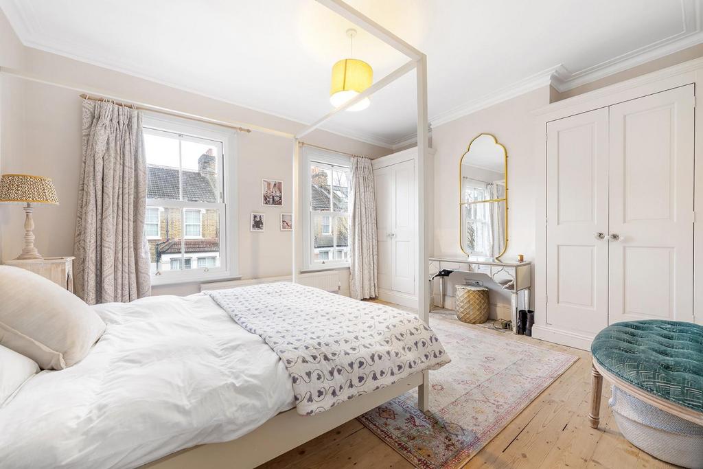 Bedroom 1.JPG