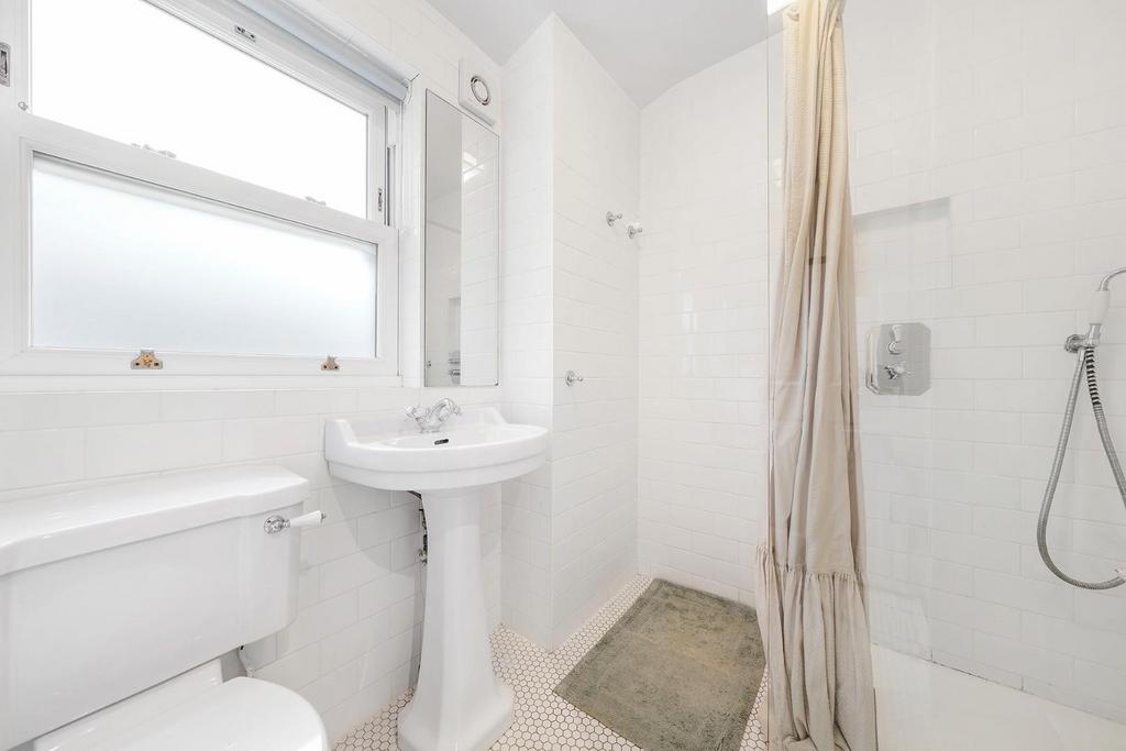 Bathroom 2.JPG