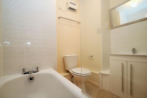 1 bedroom apartment to rent, Turnpike Lane, Uxbridge, UB10