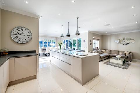 5 bedroom detached house for sale, Glanthams Road, Brentwood, CM15
