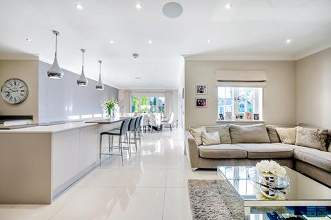 5 bedroom detached house for sale, Glanthams Road, Brentwood, CM15