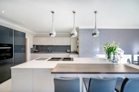 5 bedroom detached house for sale, Glanthams Road, Brentwood, CM15