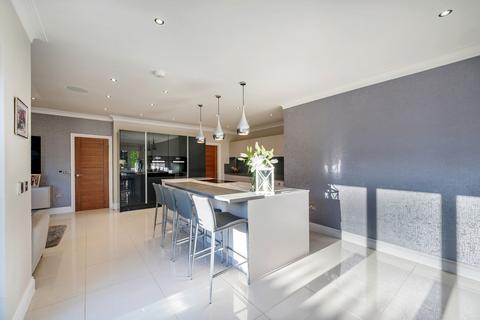5 bedroom detached house for sale, Glanthams Road, Brentwood, CM15