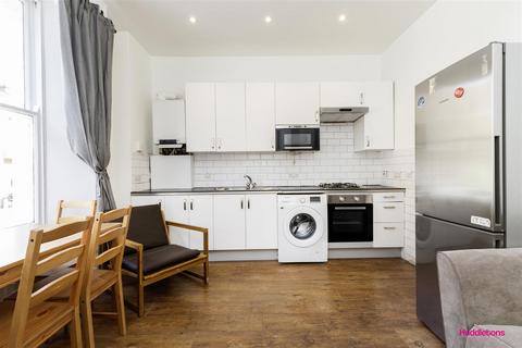3 bedroom maisonette to rent, Prince Of Wales Road, London NW5