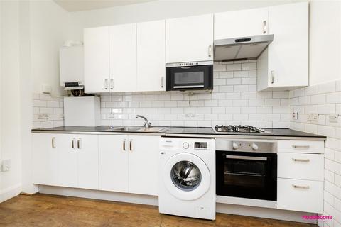 3 bedroom maisonette to rent, Prince Of Wales Road, London NW5