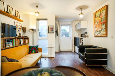2 bedroom flat for sale, Emerson Building, 3 Gladstone Place, Bow, London, E3