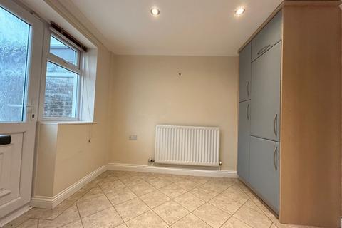 2 bedroom semi-detached house to rent, Bridgemere Drive, Framwellgate Moor, Durham, DH1