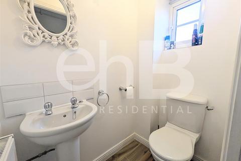 3 bedroom house to rent, Portia Way, Heathcote, Warwick