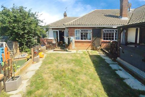 2 bedroom bungalow for sale, Mountview Road, Clacton-on-Sea, Essex