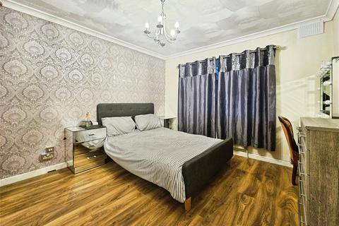 2 bedroom bungalow for sale, Mountview Road, Clacton-on-Sea, Essex