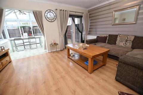 3 bedroom end of terrace house for sale, Genk Close, Canvey Island SS8