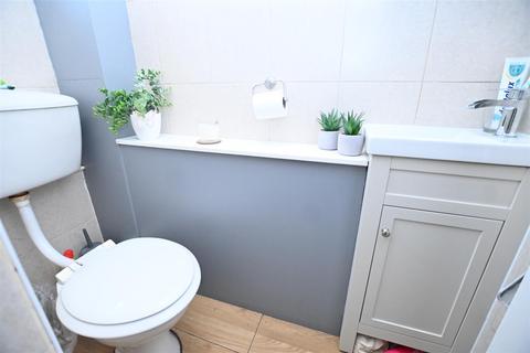 3 bedroom end of terrace house for sale, Genk Close, Canvey Island SS8