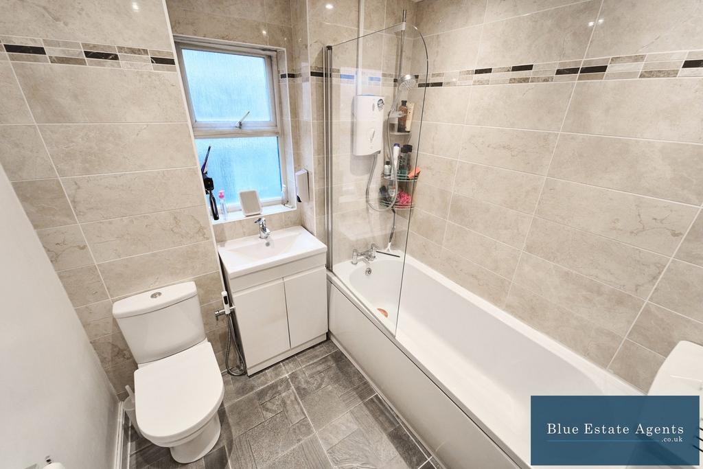 Family Bathroom Suite