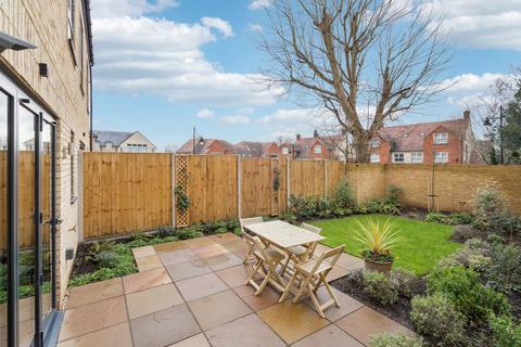 undefined, Victoria Close, Rickmansworth WD3