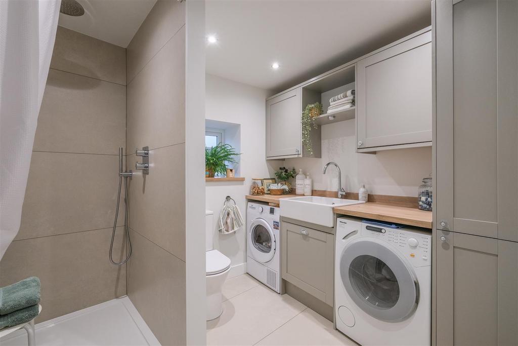 Utility/Shower/WC