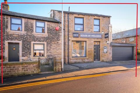 2 bedroom end of terrace house for sale, Towngate, Huddersfield, HD4