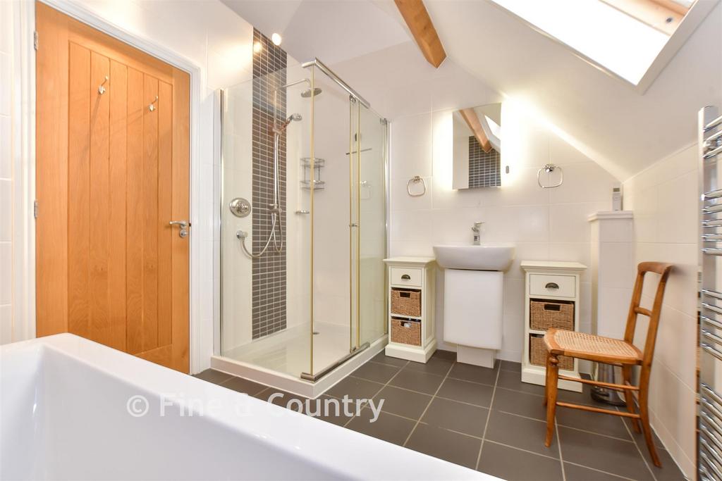 En-Suite Bathroom