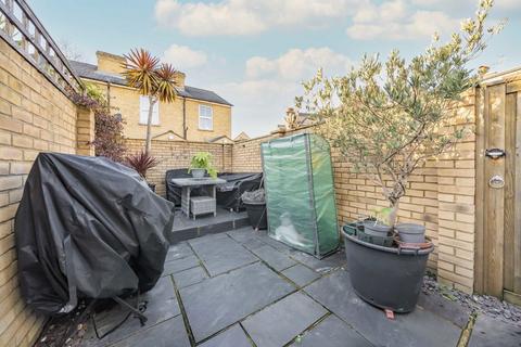undefined, Algar Road, Isleworth TW7