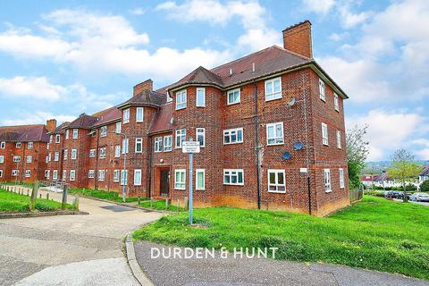 3 bedroom apartment for sale, Vicarage Road, Woodford Green, IG8