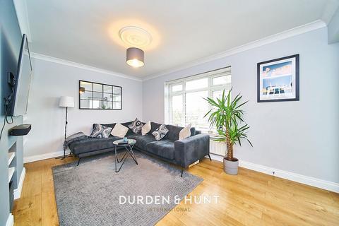 3 bedroom apartment for sale, Vicarage Road, Woodford Green, IG8