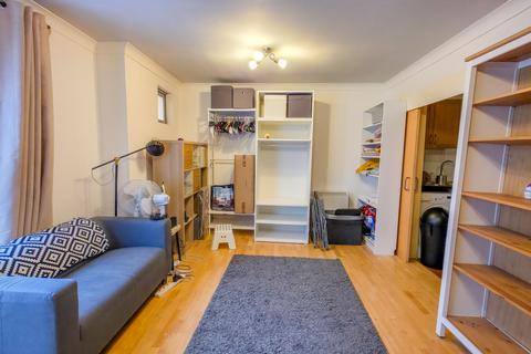 1 bedroom flat for sale, Charlesmere Gardens, Thames Reach, West Thamesmead, London, SE28