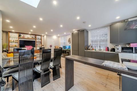 4 bedroom semi-detached house for sale, The Greenway, Uxbridge, Middlesex