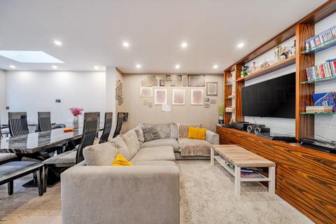 4 bedroom semi-detached house for sale, The Greenway, Uxbridge, Middlesex