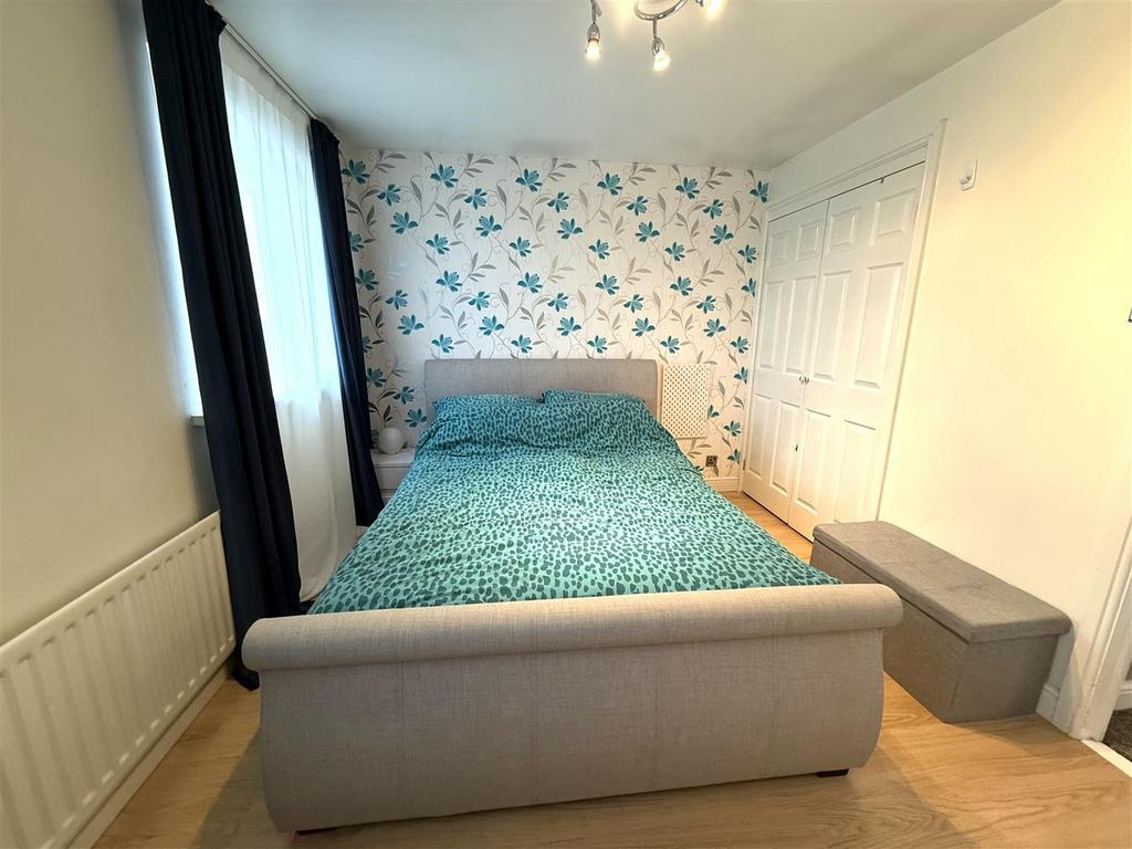 7 green bed 4.jpeg