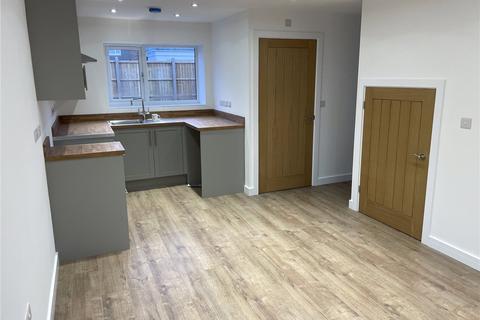 4 bedroom end of terrace house to rent, Mons Road, Lincoln, Lincolnshire, LN1