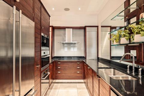 3 bedroom terraced house to rent, Pavilion Road, Knightsbridge, London, SW1X