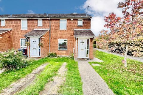 3 bedroom terraced house to rent, Minton Close, Tilehurst, Reading, RG30