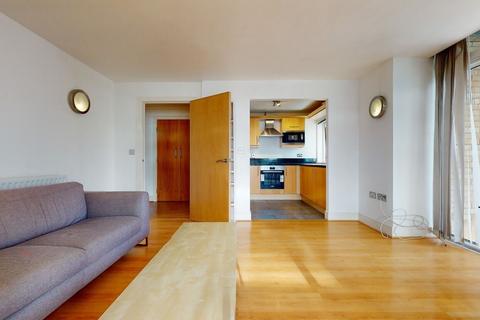2 bedroom flat to rent, Cassilis Road, London E14