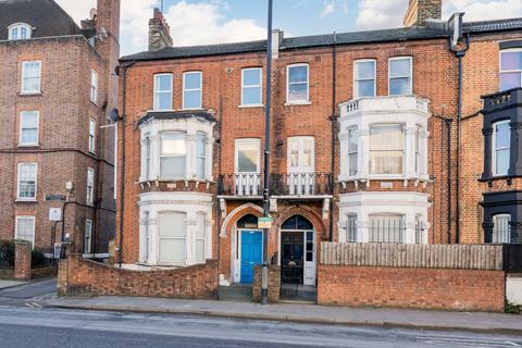 2 bedroom flat for sale, Harwood Road, London SW6