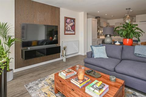2 bedroom terraced house for sale, Falcon Drive, Great Warley