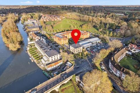 2 bedroom flat for sale, Mill Lane, Taplow, Maidenhead, SL6