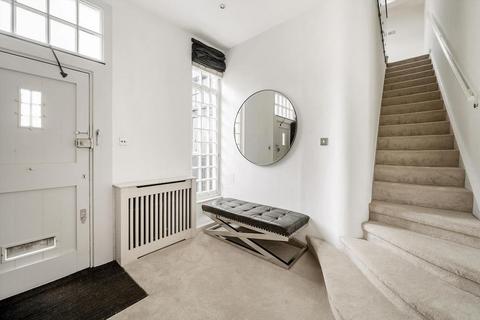 undefined, Roberts Mews, Belgravia, SW1
