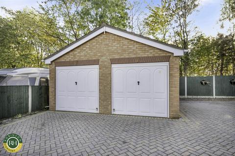 4 bedroom detached house for sale, Coppicewood Court, Balby, Doncaster