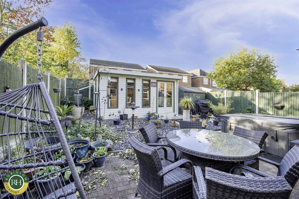 Patio / gardens