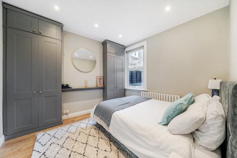 2 bedroom flat for sale, Quicks Road, Wimbledon, London, SW19